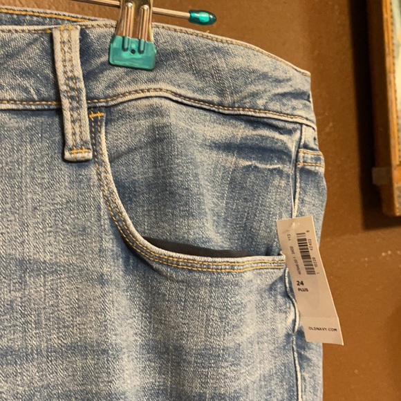 Size 24 - Picture 4 of 4